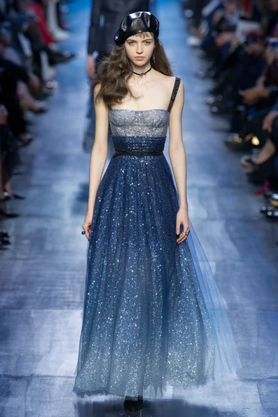 Look 30